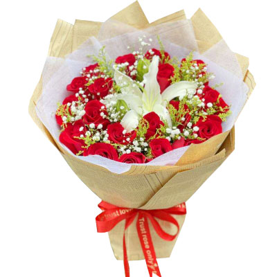 常德19朵红玫瑰1支百合，永恒之美